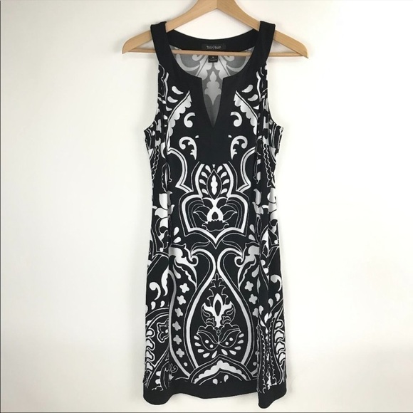White House Black Market Dresses & Skirts - WHBM V-Neck Black/White Print Dress Sz S EUC
